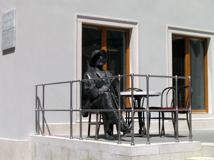 img00007.jpg