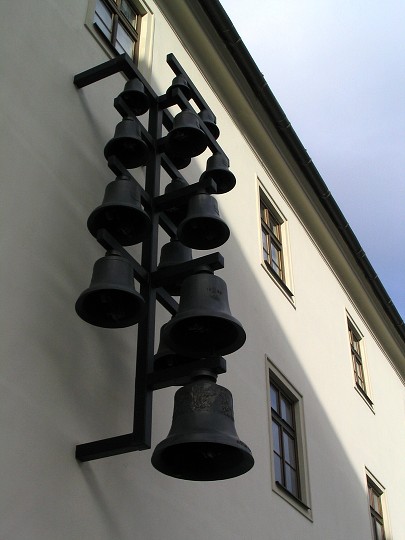 img00004.jpg