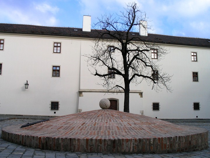 img00005.jpg