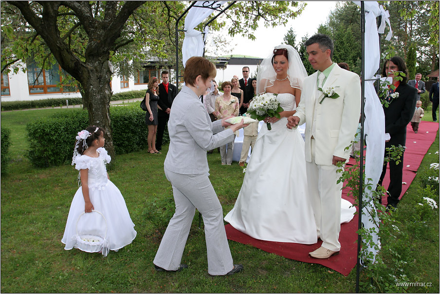 img00004.jpg