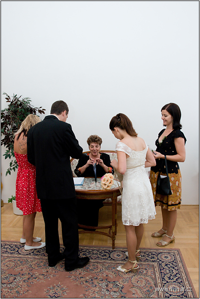 img00004.jpg