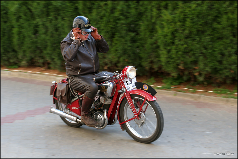 img00082.jpg