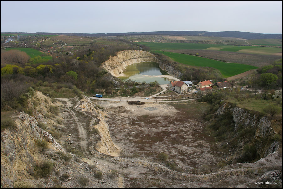 img00004.jpg