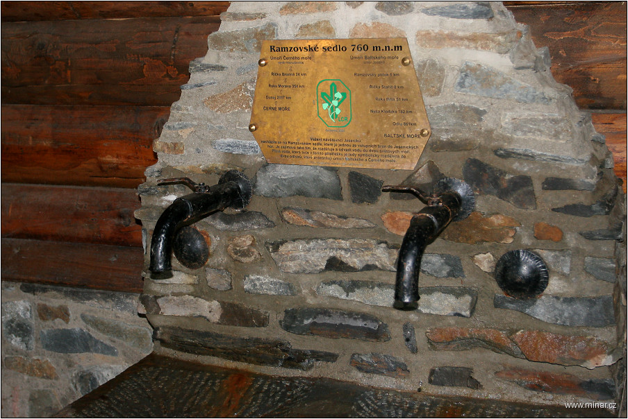 img00104.jpg