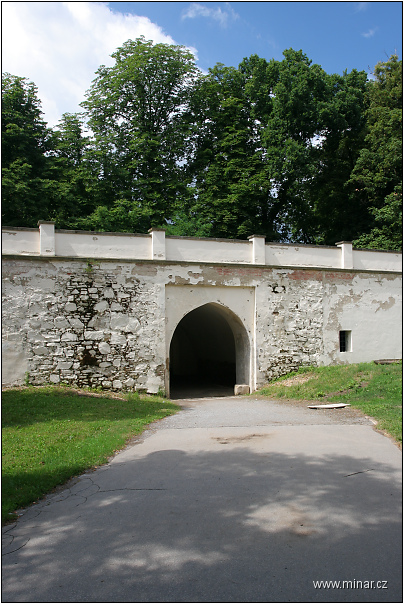 img00008.jpg