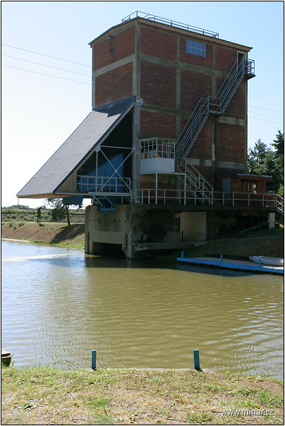 img00025.jpg