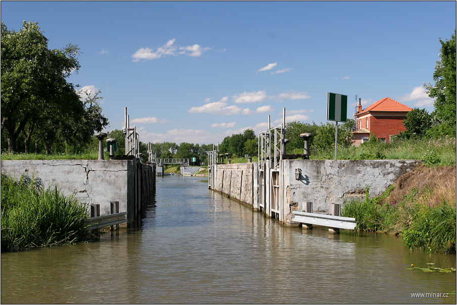 img00027.jpg